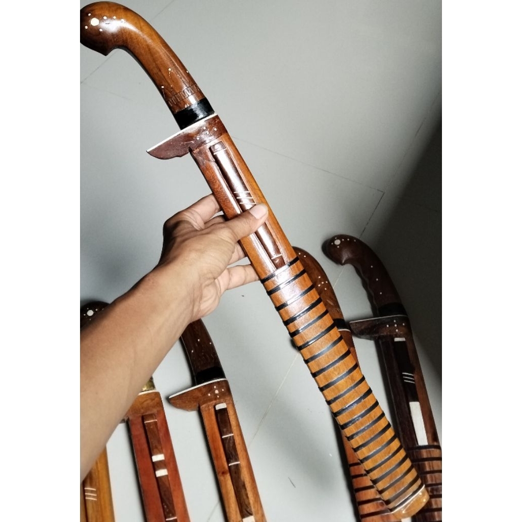 golok bahan baja per mobil