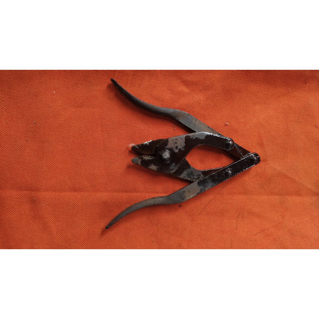 gunting kawat militer antik 1942