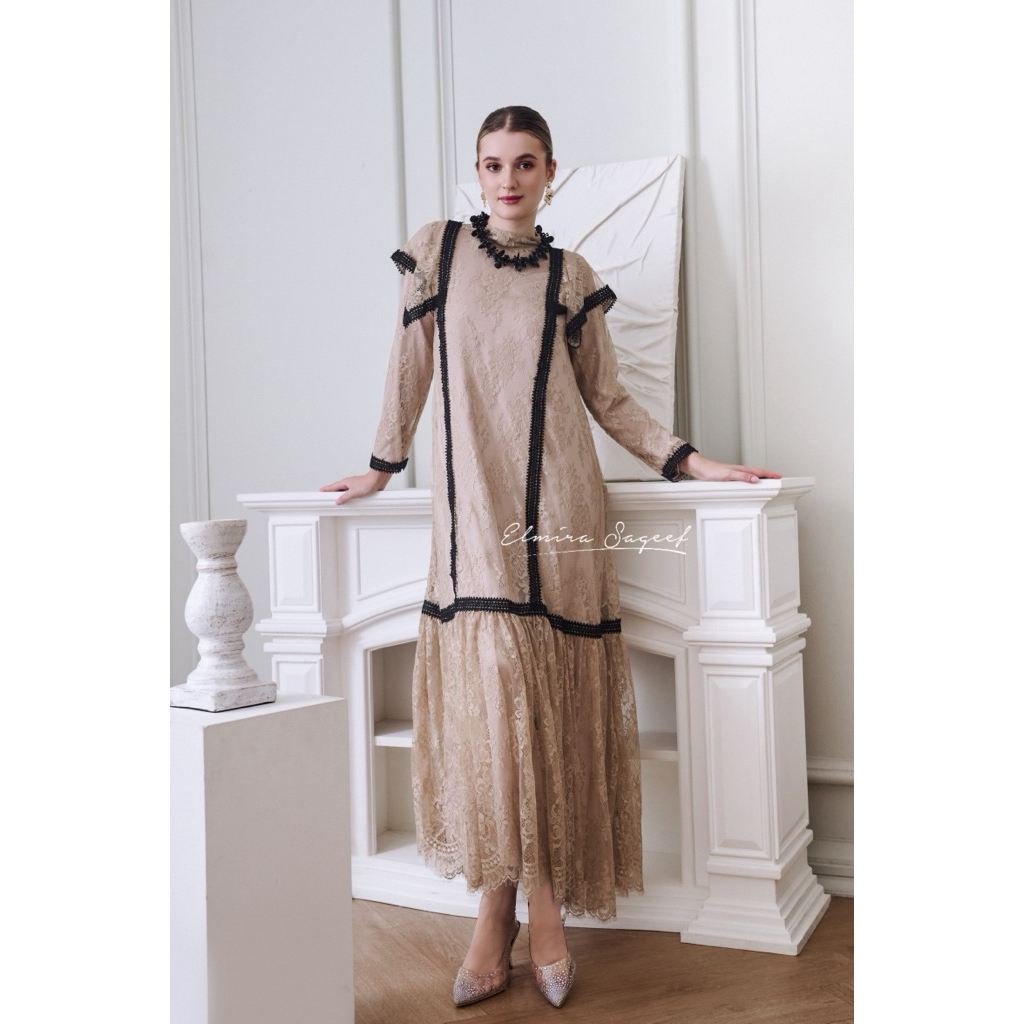 JAMEELA DRESS IN NUDE | DRESS CHANTILY | ELMIRA SAGEEF