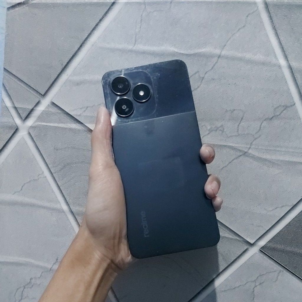 hp second realme c51 NFC RAM4 64GB kel hp charger ory oppo33 wat super vooc dan clear case