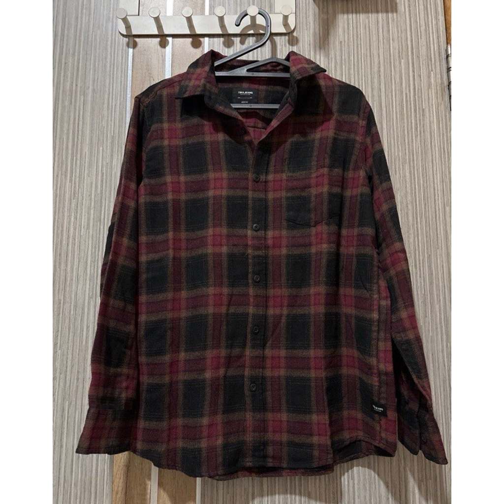 kemeja flanel kotak merah sz S tira jeans