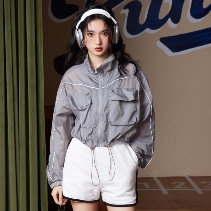 Jaket Wanita Crop Parasut Reflektive Menyala – Outdoor, Olahraga & Hiking