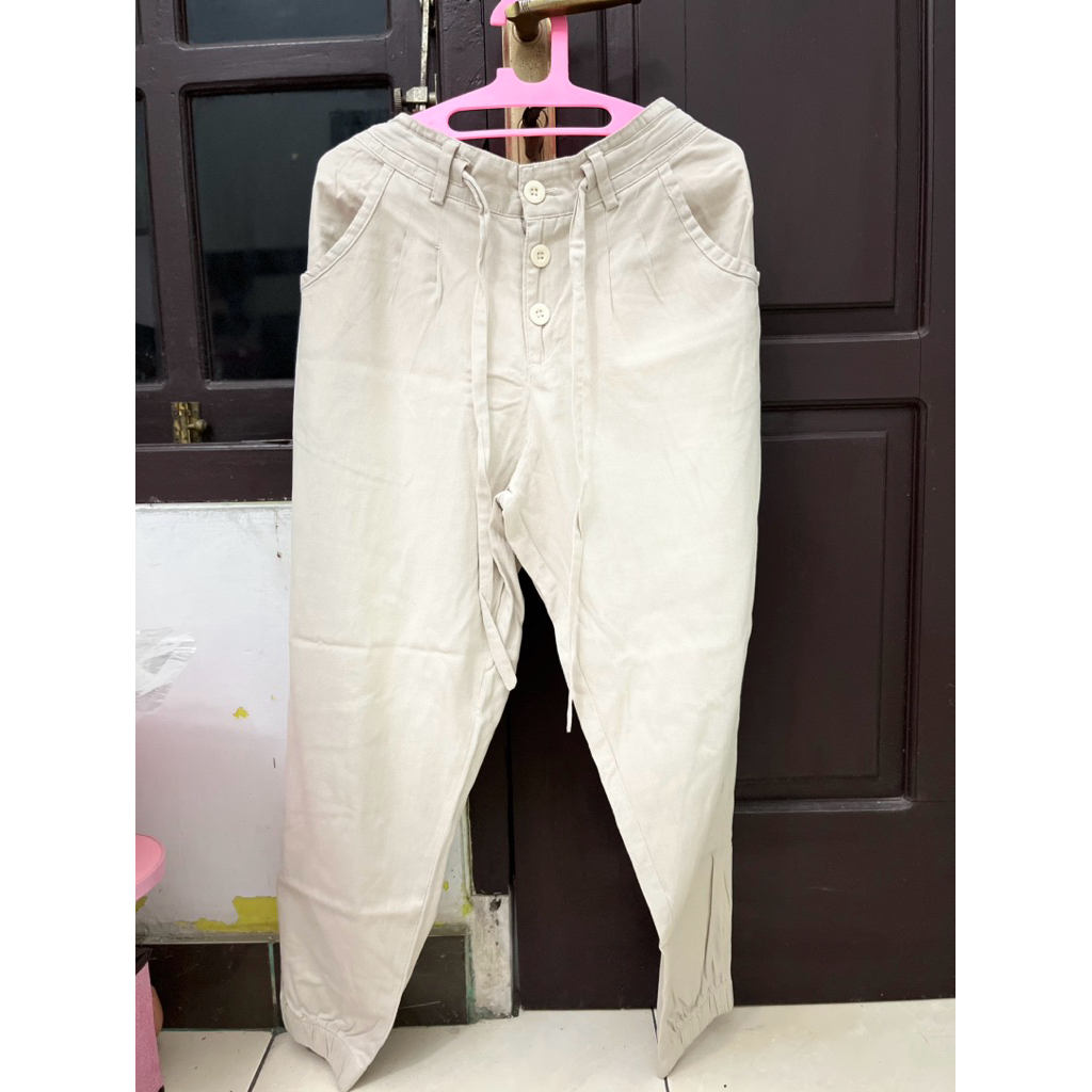 PRELOVED CELANA HIGH WAIST NEVADA IVORY