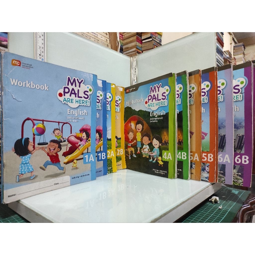 MY PALS ARE HERE English Pupils Book / Workbook