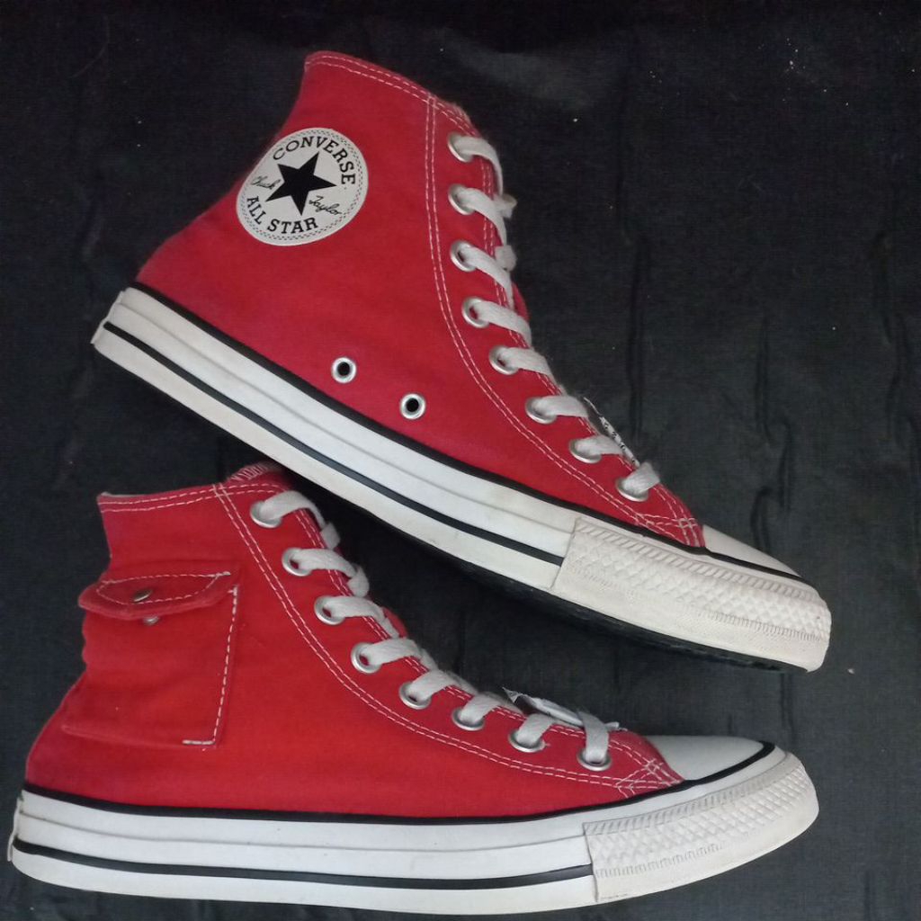 Converse Chuck Taylor side pocket
