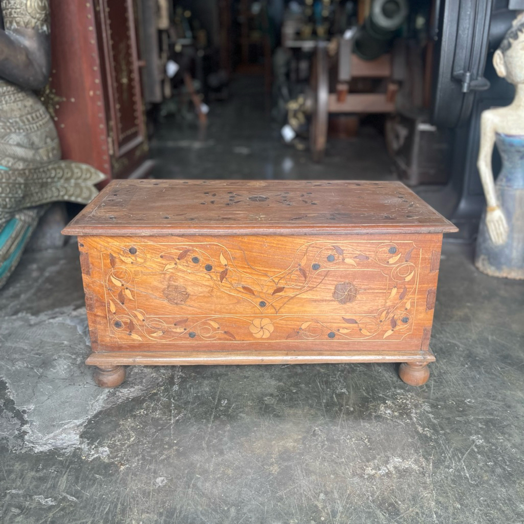 Peti Kayu Ukir Inlay Big Lawas Jadul Tua