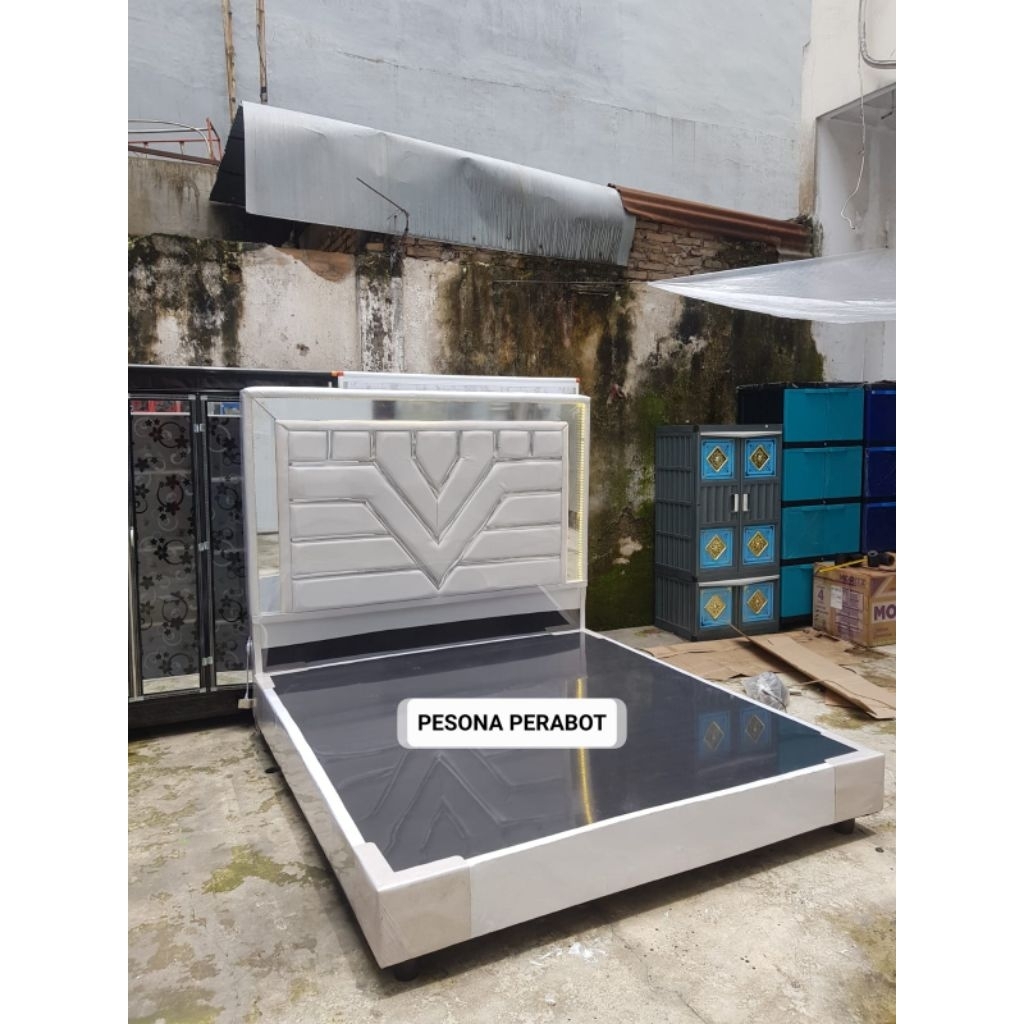 SET DIVAN SANDARAN KACA LAMPU LED PREMIUM, MEWAH DAN KEKINIAN