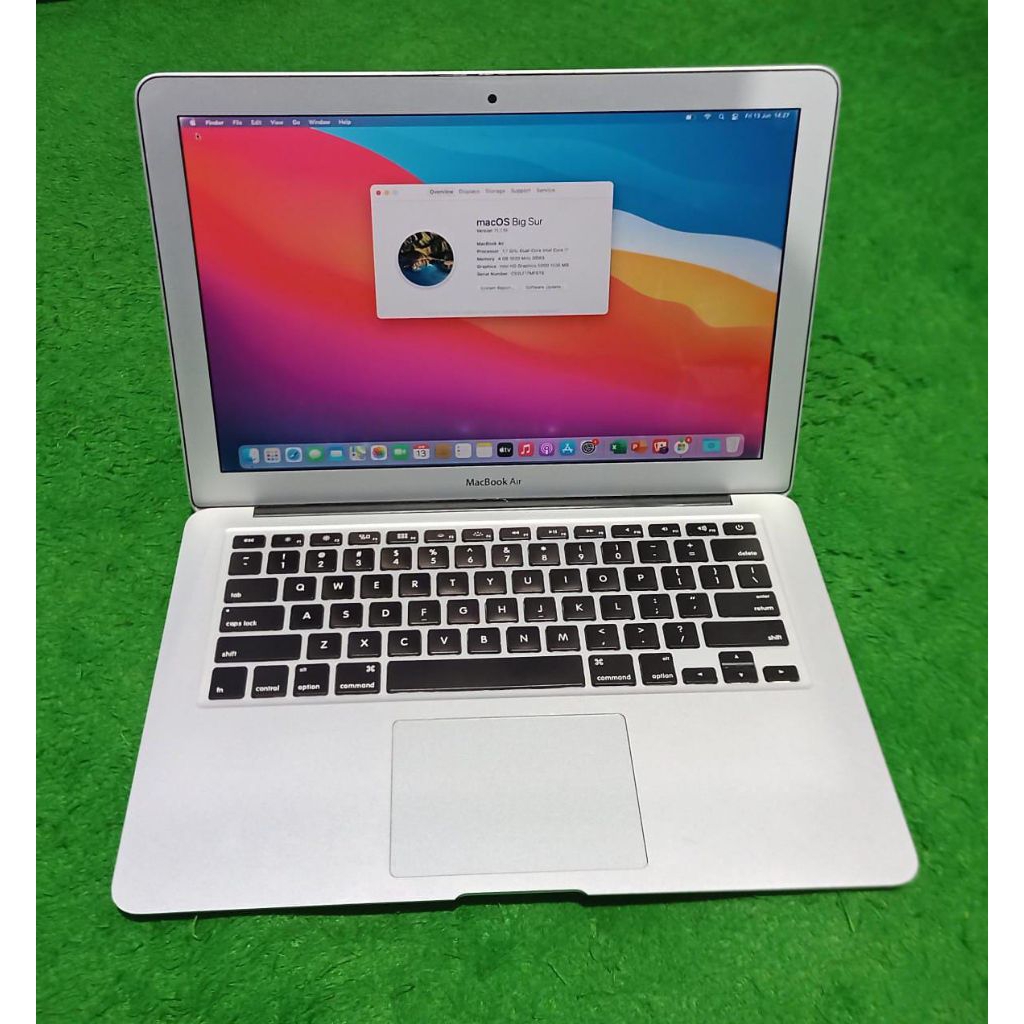 Apple MacBook Air 2013 Intel i7 4/128 Silver Murah