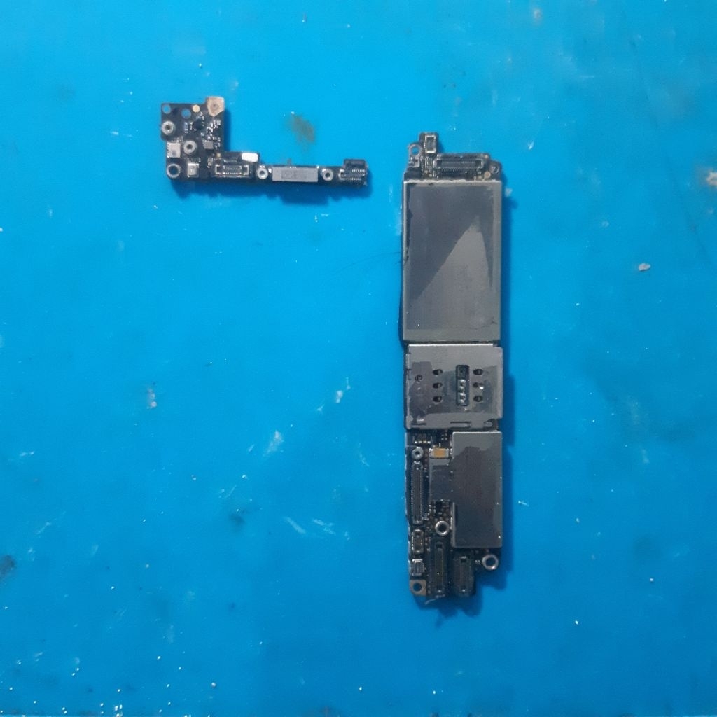 mesin iphone 8 64GB hidup normal minus