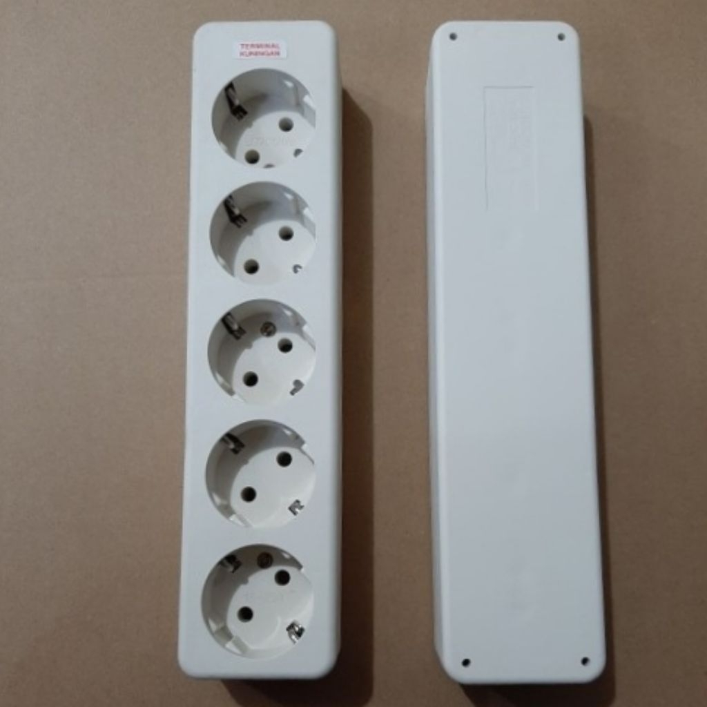 Stop kontak 5 lubang uticon