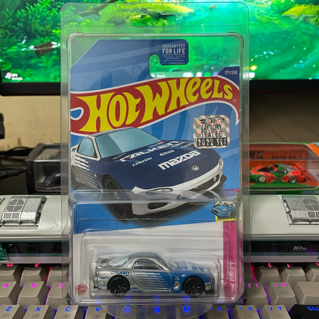 HOT WHEELS 95 MAZDA RX 7 FACTORY SEALED