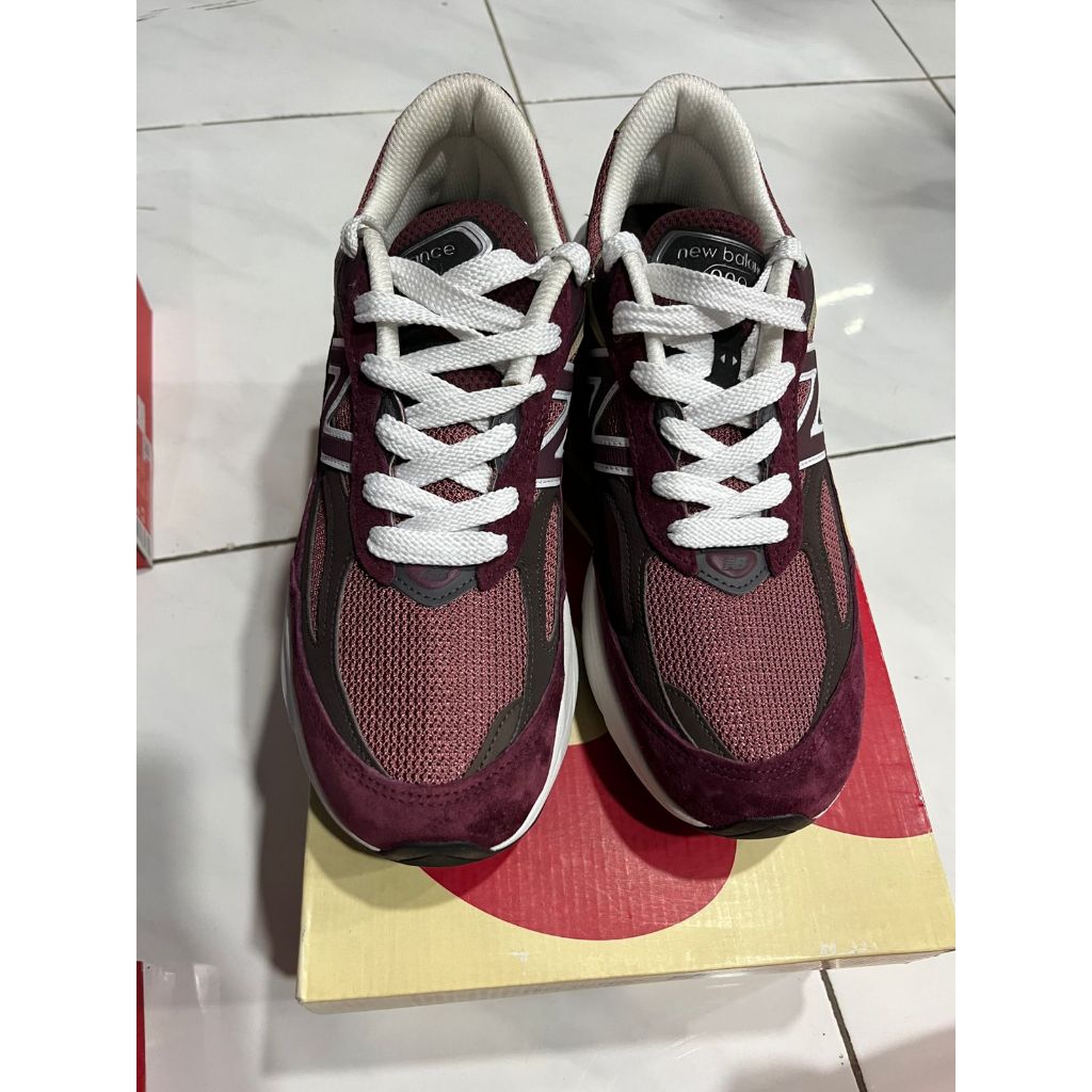 New Balance 990V6