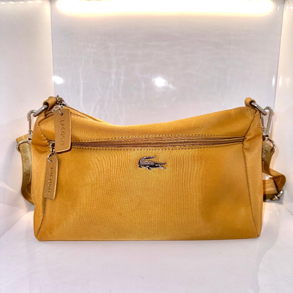 Preloved Tas Selempang Wanita Lacoste Good Condition Warna Brown Cocok Untuk Daily