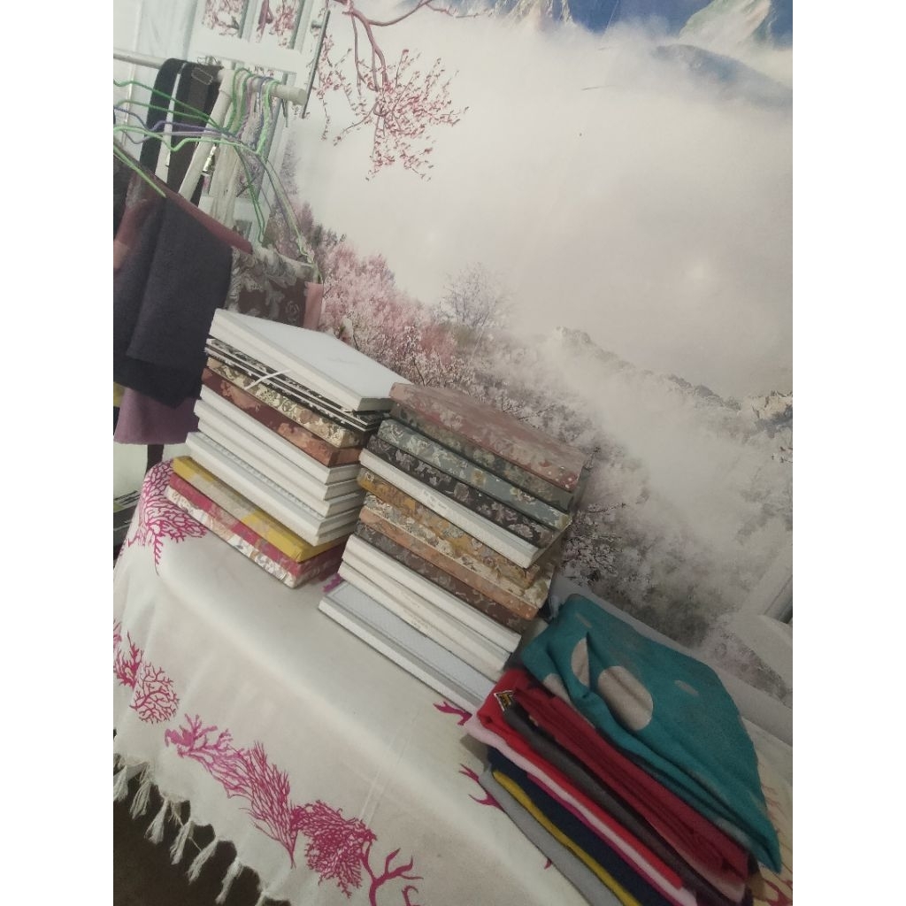 BUTTON SCARVES