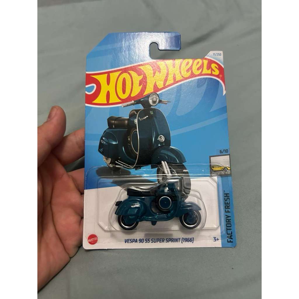 Hot Wheels Vespa 90 SS Super Sprint Diecast 1:64 Original