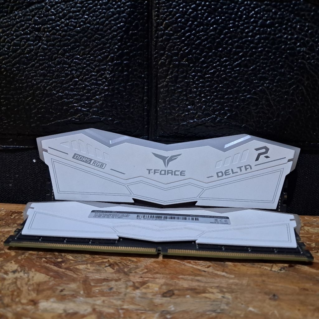 RAM TEAM DELTA RGB DDR5 64GB | RAM CORSAIR DOMINATOR 64GB DDR5