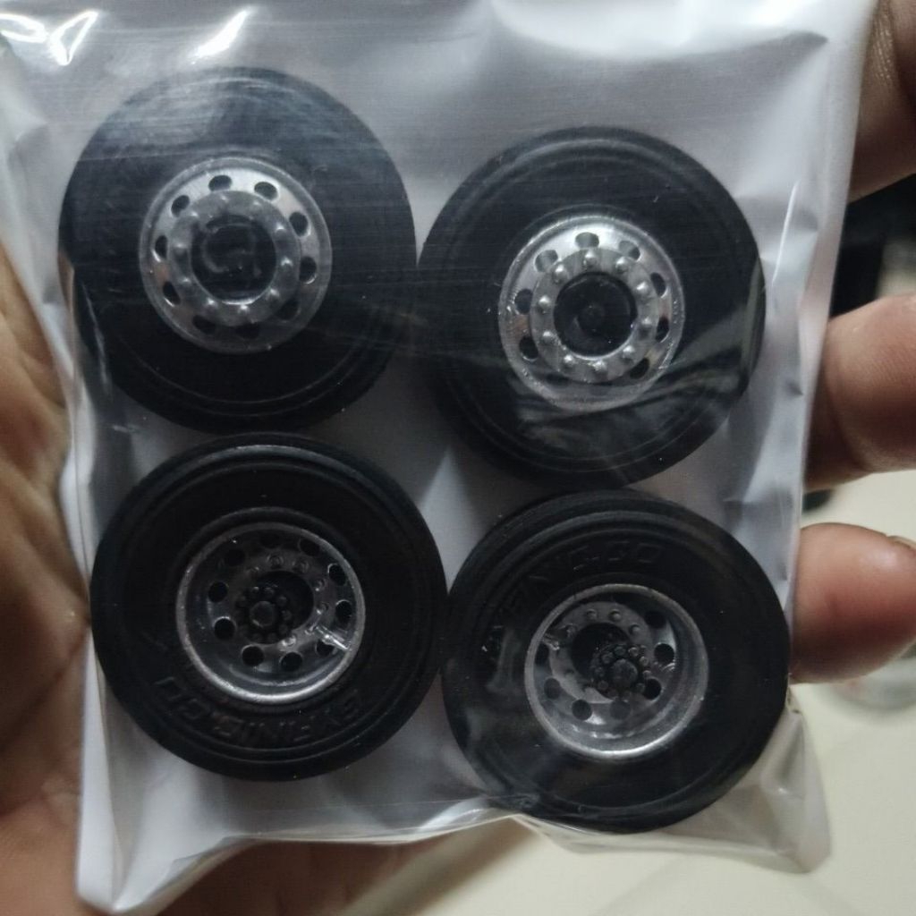 Ban Miniatur Bus Gyfin