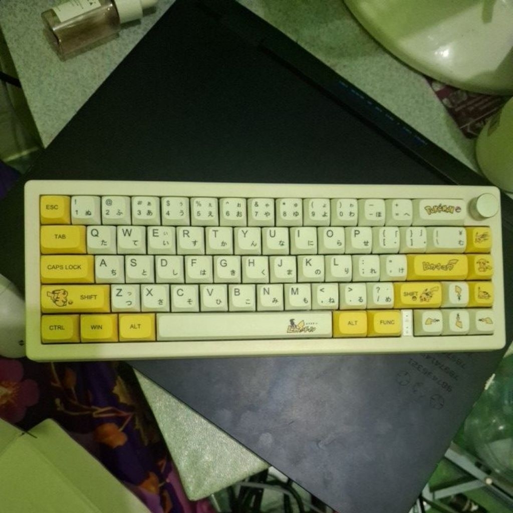 Vortex Series GT 65 - Japan Sign Road Keycaps Pikachu Second