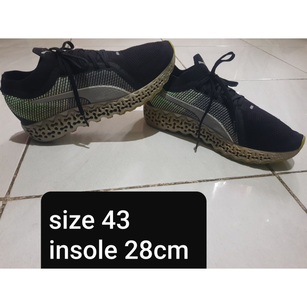 SepatuRunningPUMA