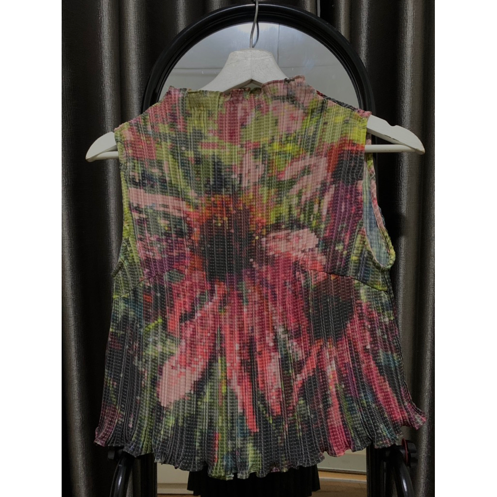 Pleatssi Krose Top