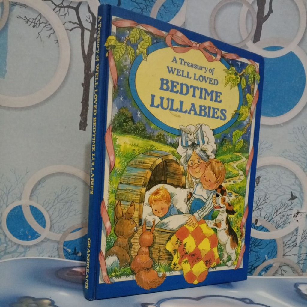 A TREASURY OF WELL LOVED BEDTIME LULLABIES