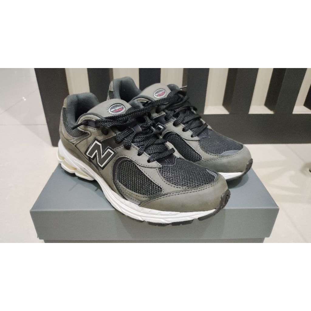 New Balance Grey 2002R Black Dark Grey