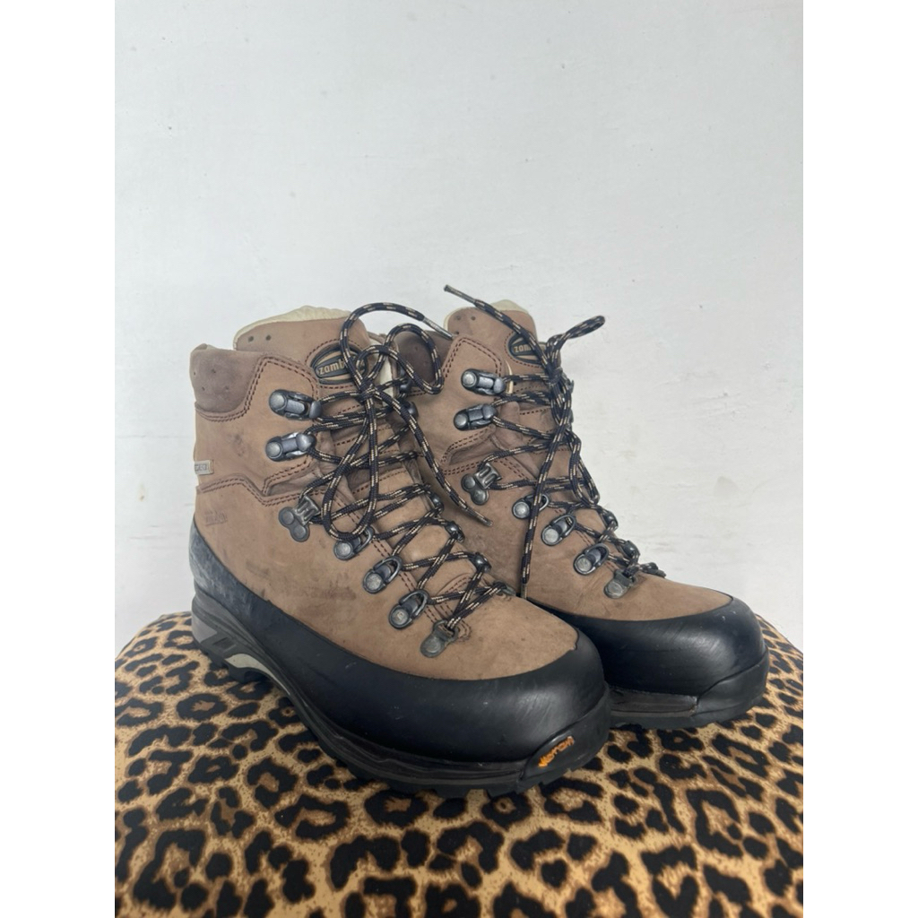 SEPATU OUTDOOR ZAMBERLAND ITALY SIZE 40
