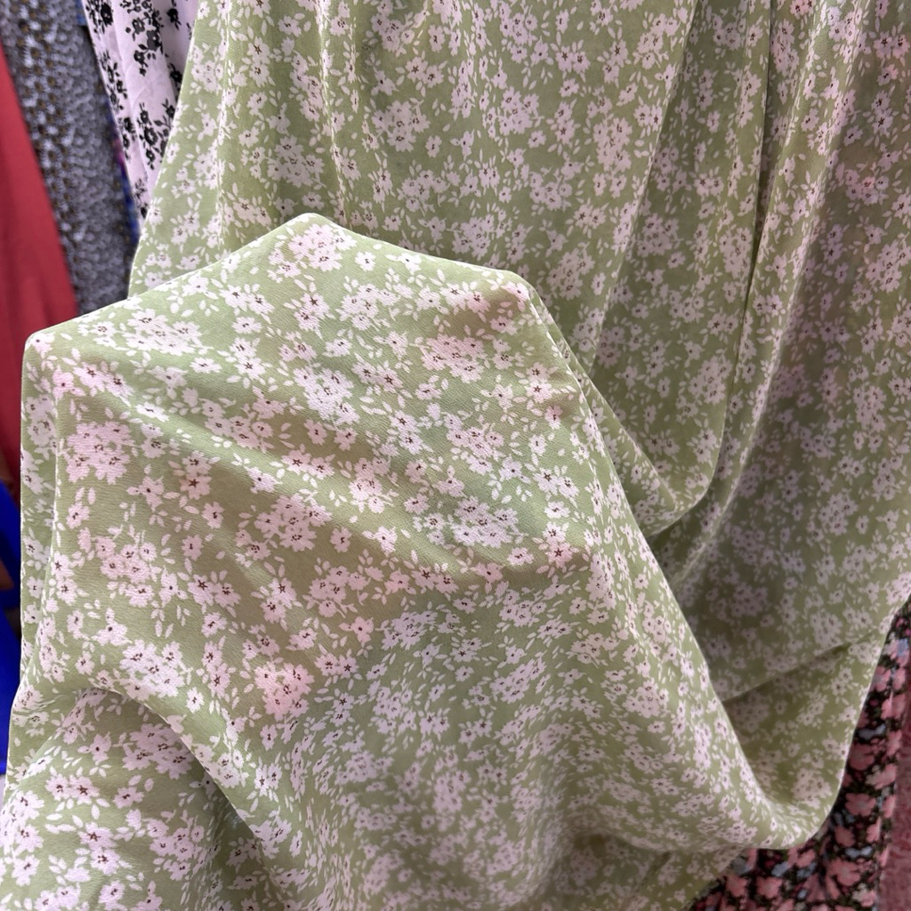 Kain Sifon Ceruty Babydoll Motif Bunga Kecil - Bahan Ceruty Floral Lembut & Flowy - Meteran Bahan Ga