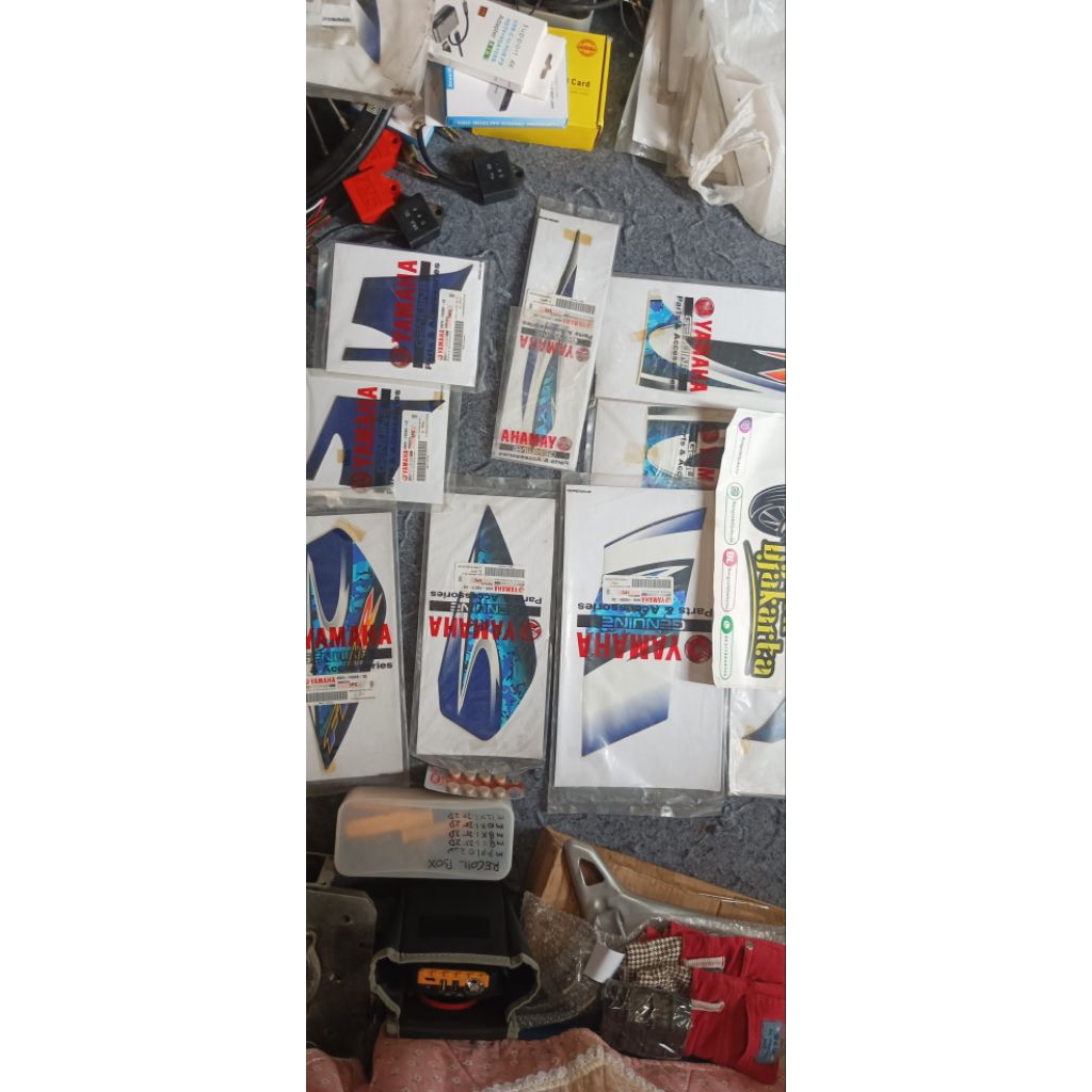 striping yamaha f1zr fizr original th 2005 (biru putih)