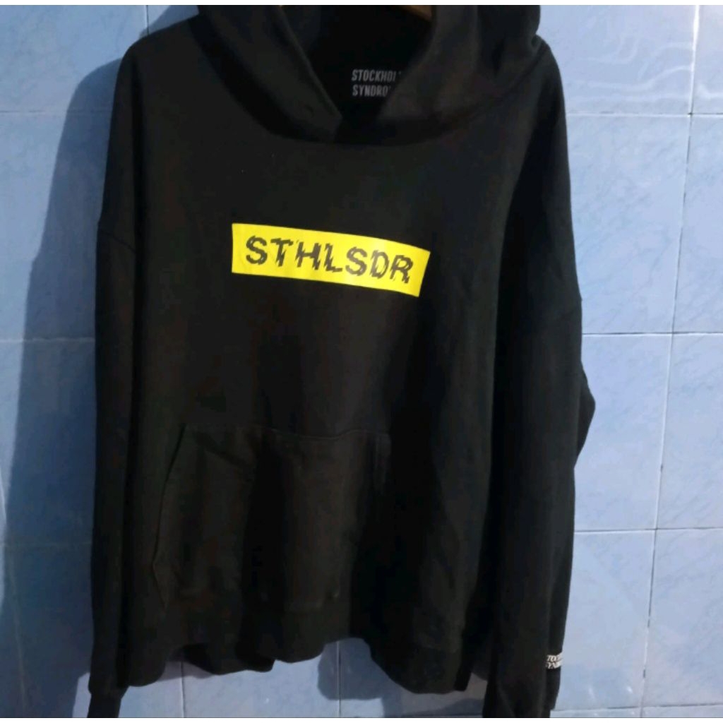 Hoodie brand Stockholm syndrome like new hitam pekat