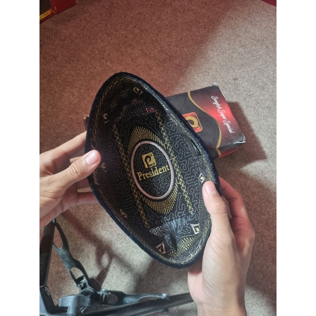 PECI KOPIAH HITAM PRESIDENT NO 7 TINGGI 8 PREMIUM ORIGINAL NO KW PECI HITAM POLOS AC DEWASA KAIN MUS