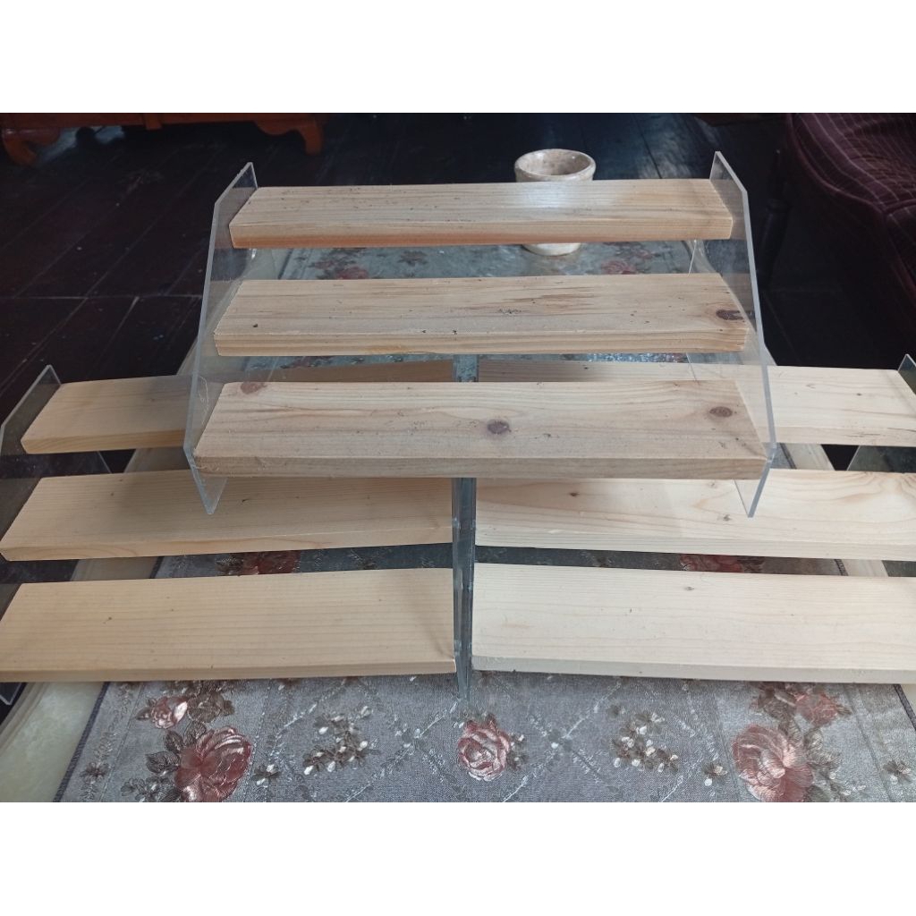 Rak Parfum/Kosmetik Kayu