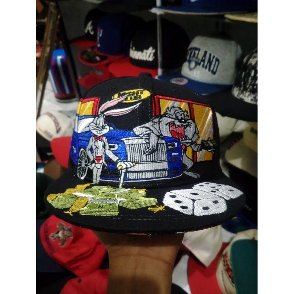 Topi LX looney tunes BNWT