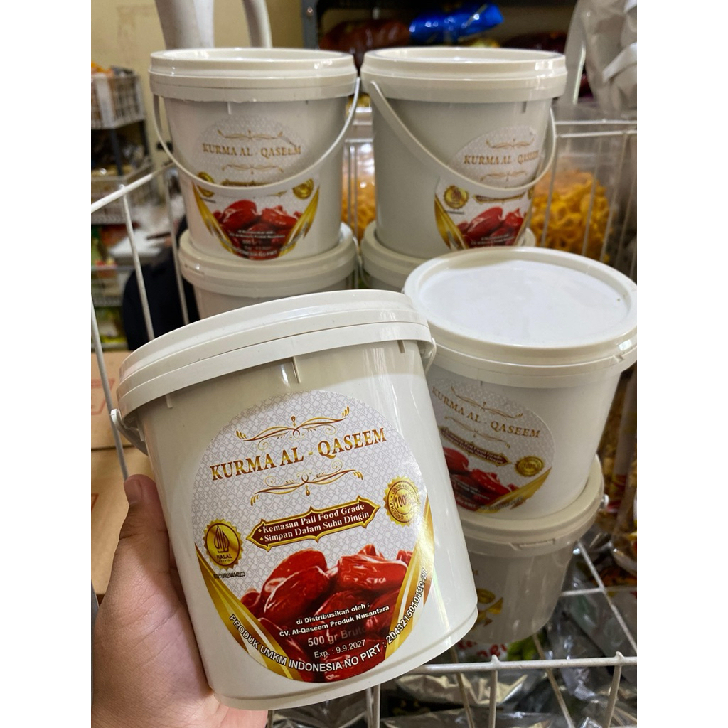 Kurma Al-Qaseem (ember)