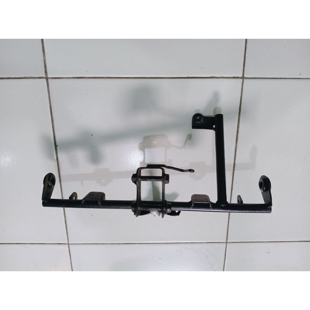Braket dudukan sayap Honda supra x 125 helm in fi original 2nd lepasan motor
