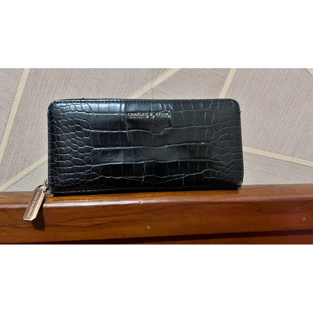 Dompet Charles & Keith