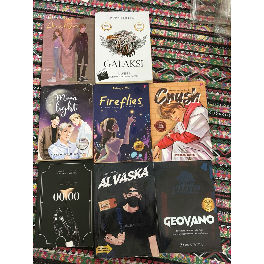 Preloved buku Areksa, Galaksi, Moon light, Fire flies, Crush, 00.00, Alvaska, Geovano