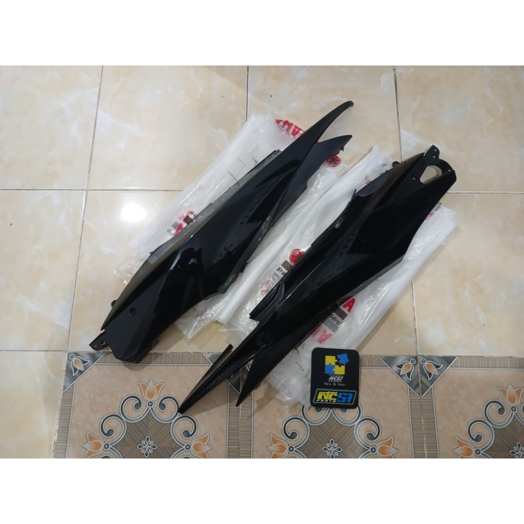 Body belakang kanan kiri original yamaha jupiter mx old hitam metalik
