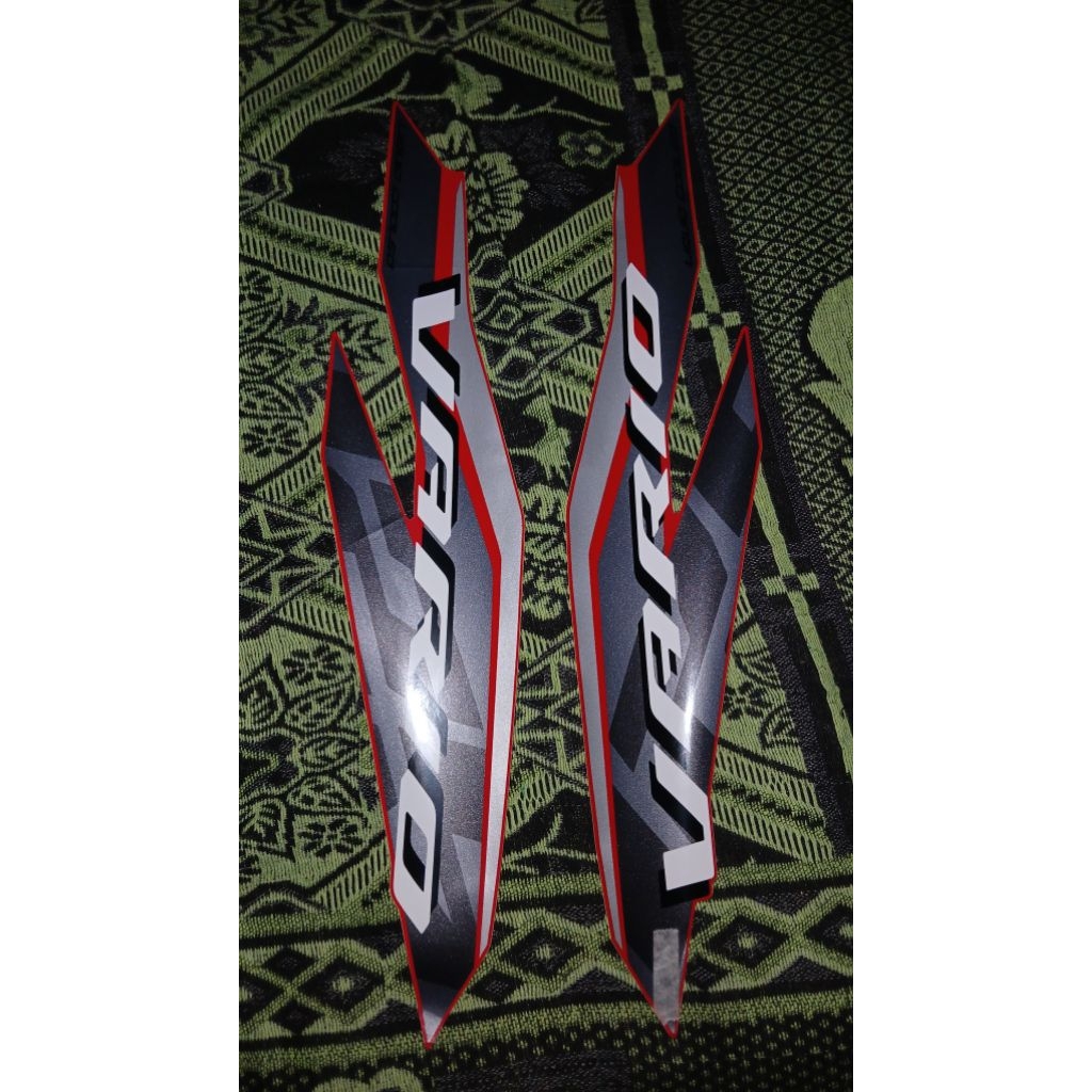 Stiker Body Samping Kanan Kiri Vario 125 LED New 2023 Original