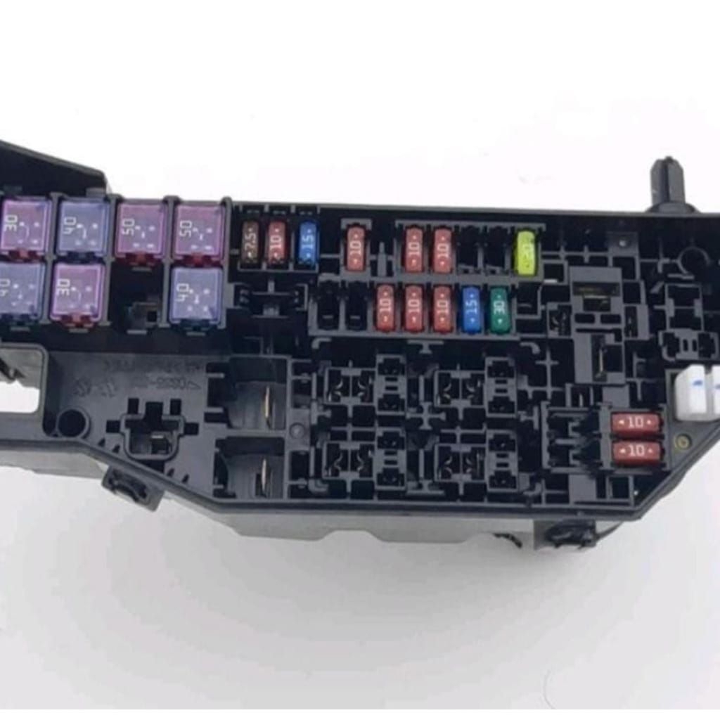 Fuse box sikring Avanza allniew xenia