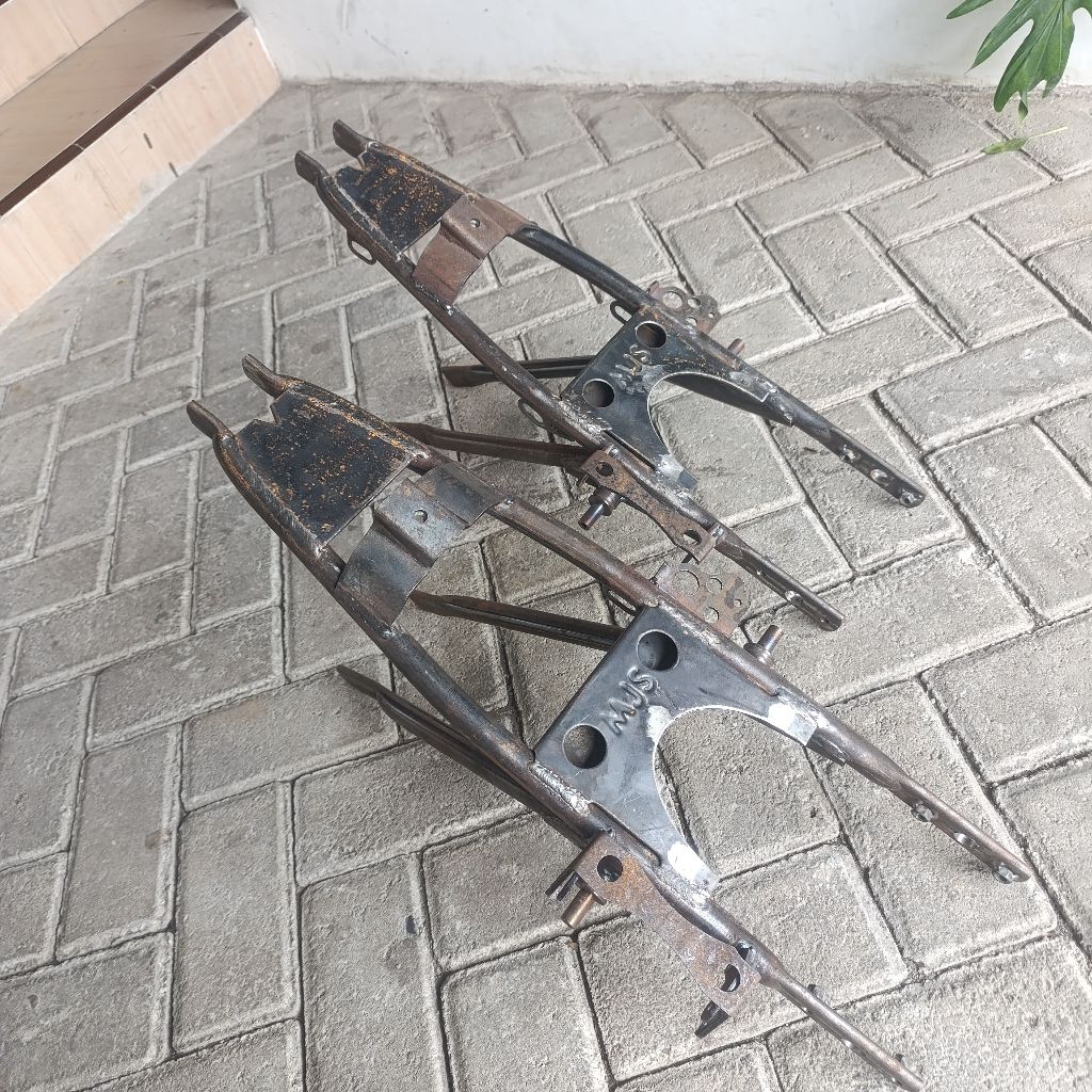 Rangka Belakang Buntutan MJS GL100 Tatanan set tinggal pasang