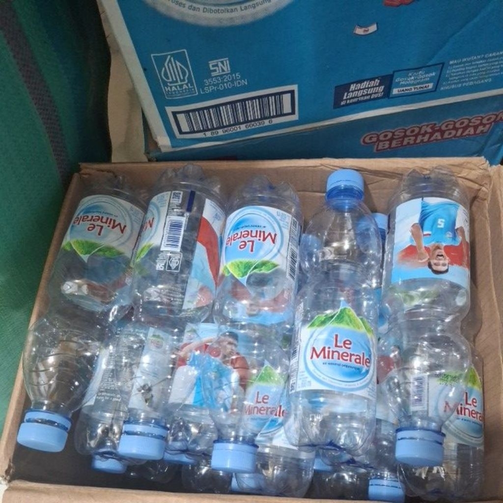 Botol Bekas Kosong Aqua/Lemineral/Vaolvic 600ml ISI 1 DUS  35pcs