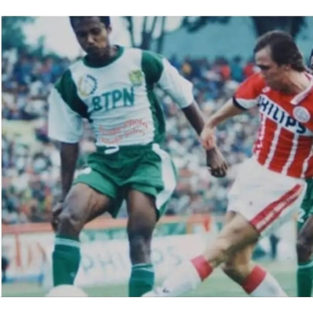 jersey retro persebaya vs psv eindhoven 1996