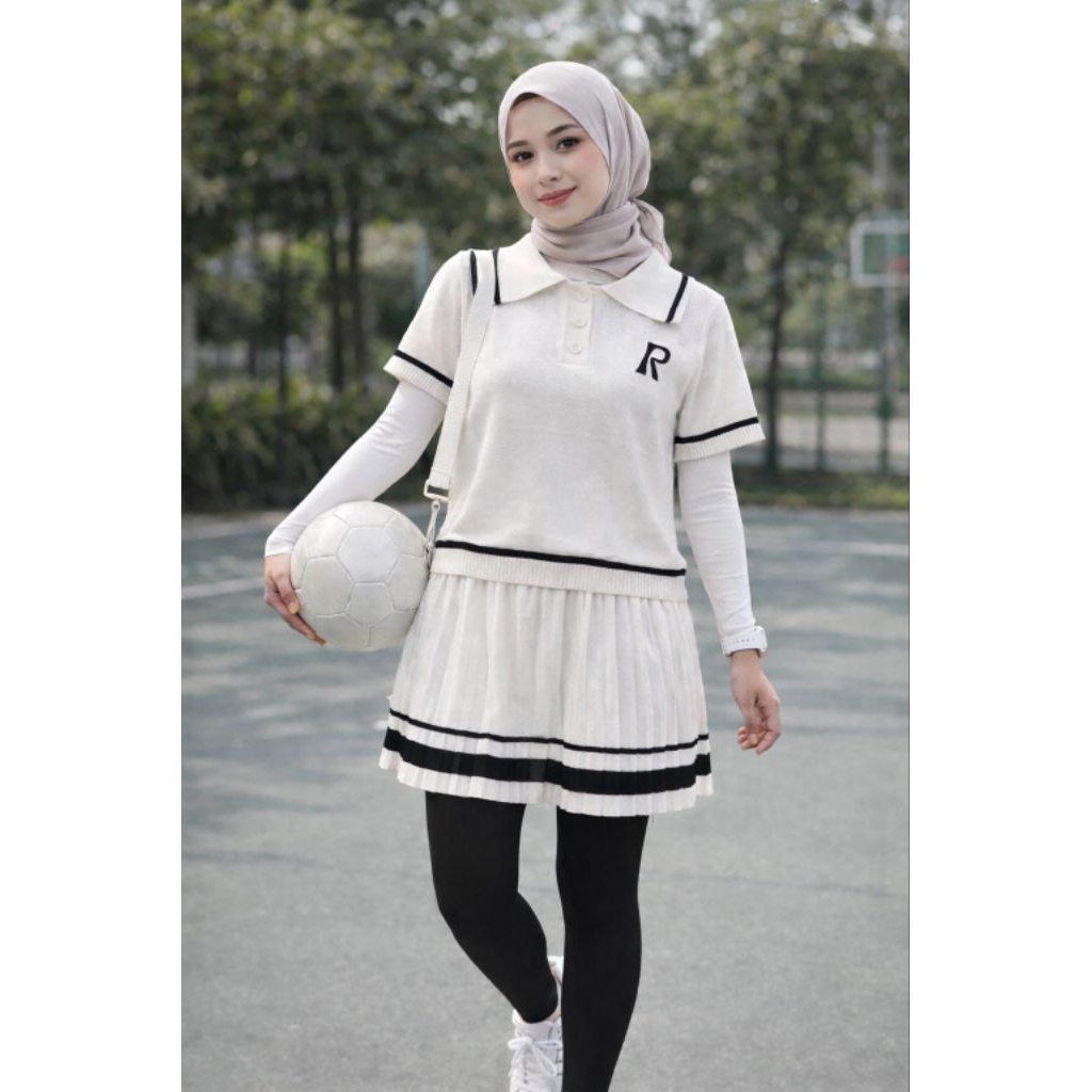 Setelan Rajut Wanita Sporty Two Pieces Atasan Polo dan Rok Plisket