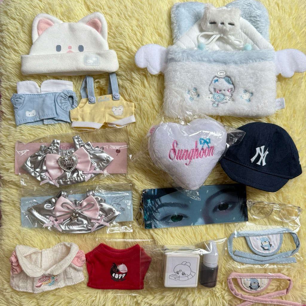 ACCESSORIES DOLL CLEAR GLASSES CLOTHES BABY UNIFORM BLANKET CAT DRESS SILVER RIBBON MIU MIU KEYCHAIN