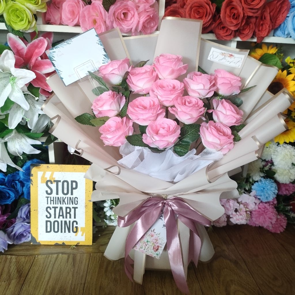 BUKET BUNGA MAWAR ARTIFICIAL MAWAR PUTIH BUKET WISUDA BUKET LAMARAN BISA DIKIRIM HARI INI