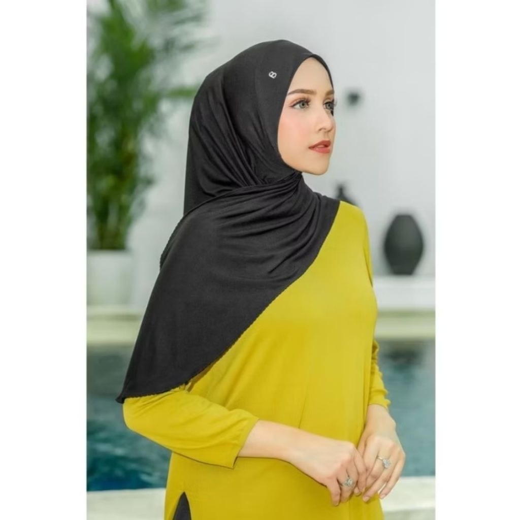 BUTTONSCARVES EVERYDAY JERSEY SLIP ON