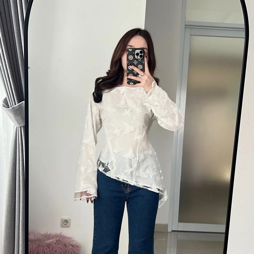 butterfly's blouse by molu.id