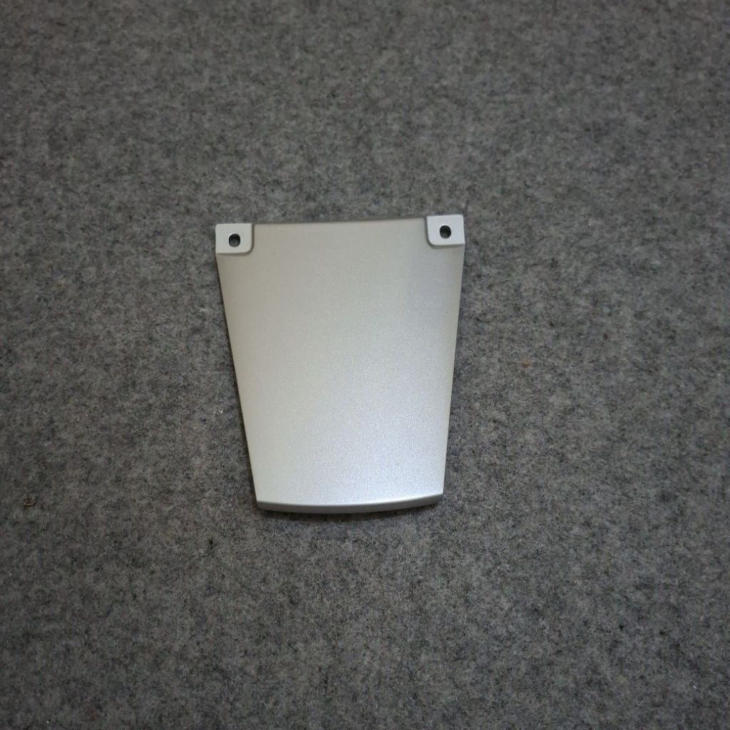 Cover Side 5 Pad Sambungan Body Belakang Silver FIZR FIZ R Yamaha FIZR FIZ R Asli Original 4US-F171E