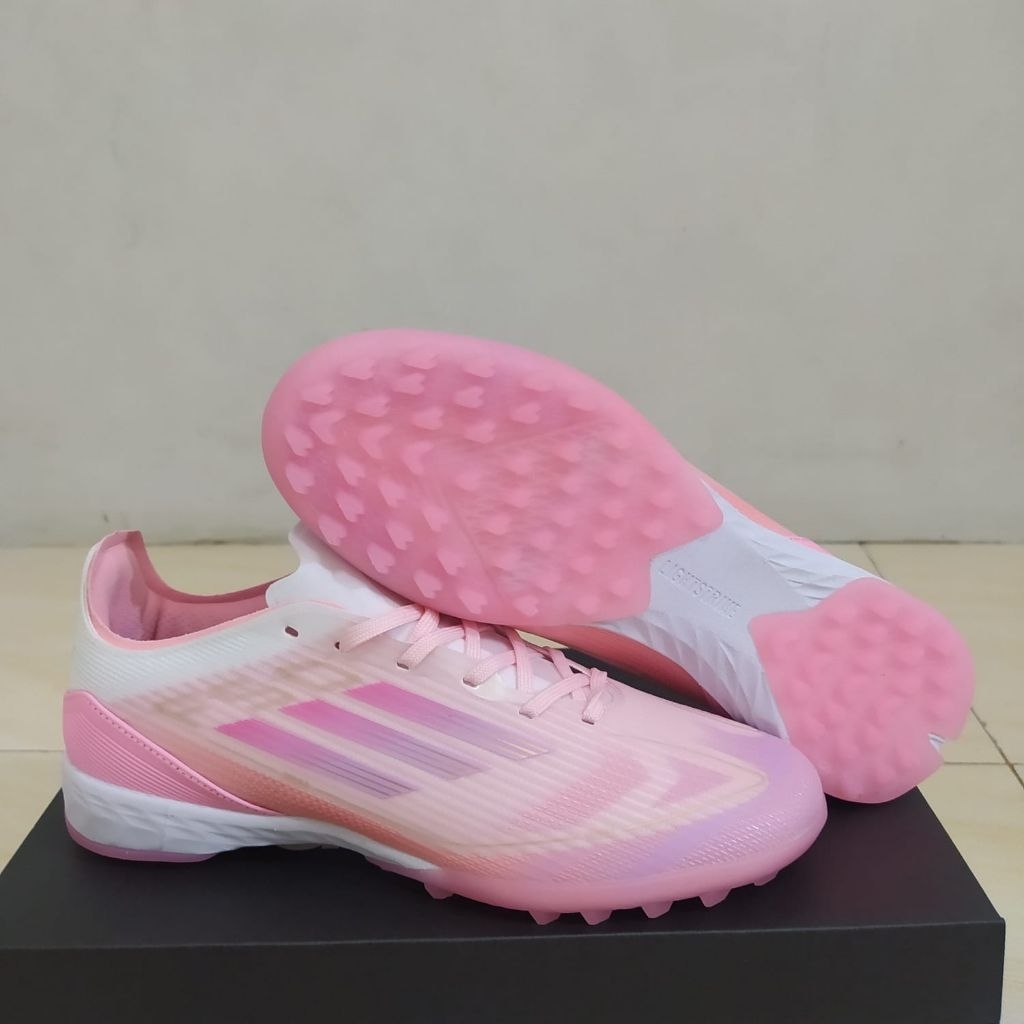 Sepatu Futsal F50 Pink Turf